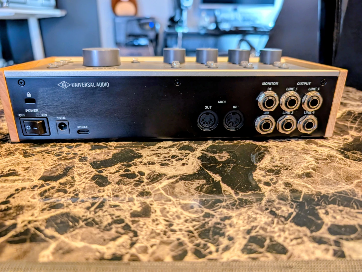 Universal Audio Volt 476P USB Audio Interface - photo 4