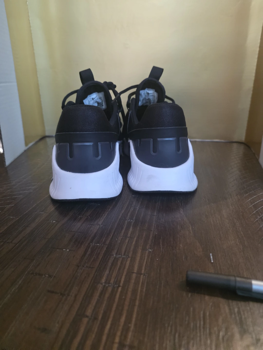 Nike Free Metcon 4 Shoes Black and White - photo 3