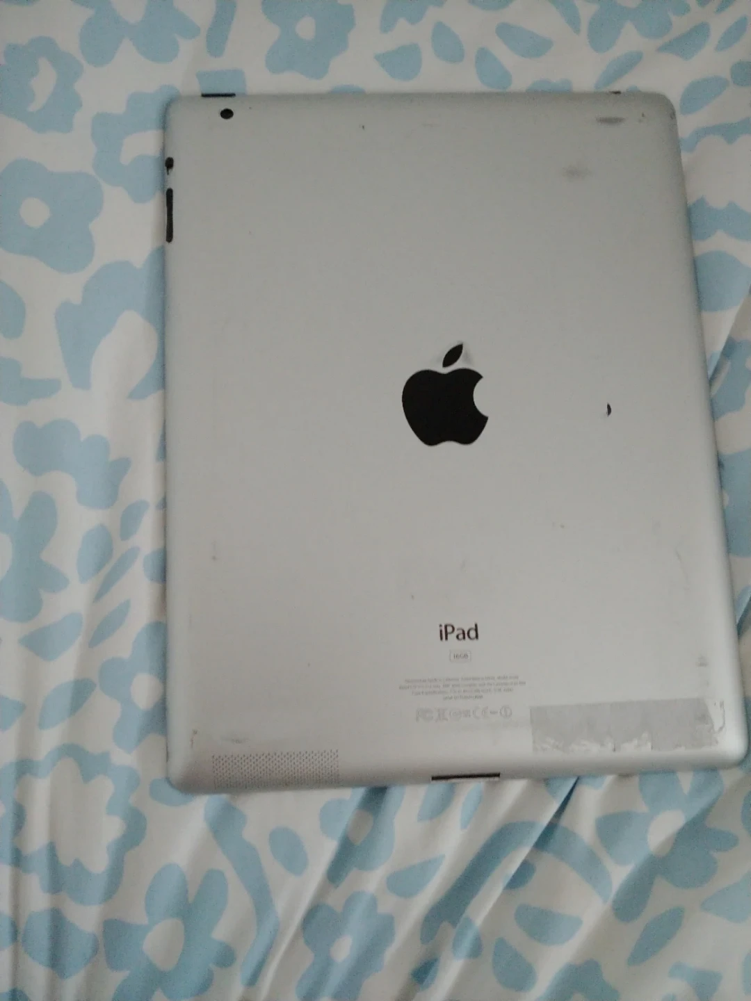 iPad 2 16 GB as is for parts - photo 2