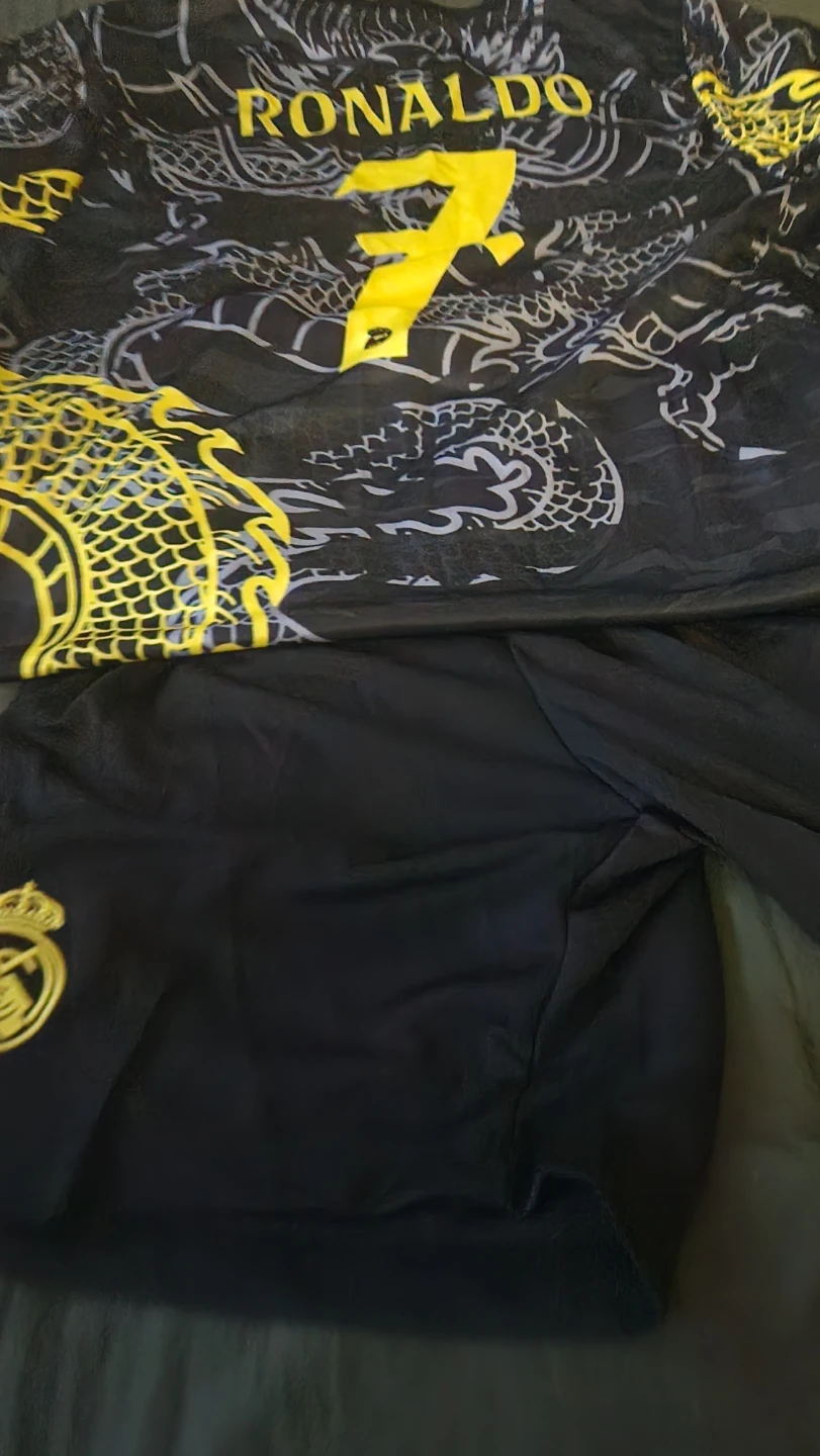 Ronaldo Soccer Jersey and Shorts Set Size M - photo 2