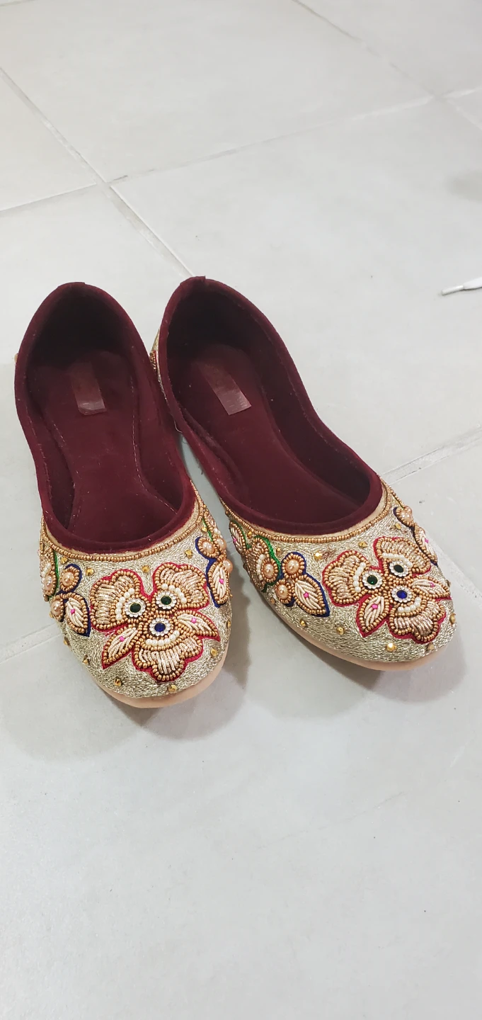Beaded Juttis - Size 10 Canadian - photo 2