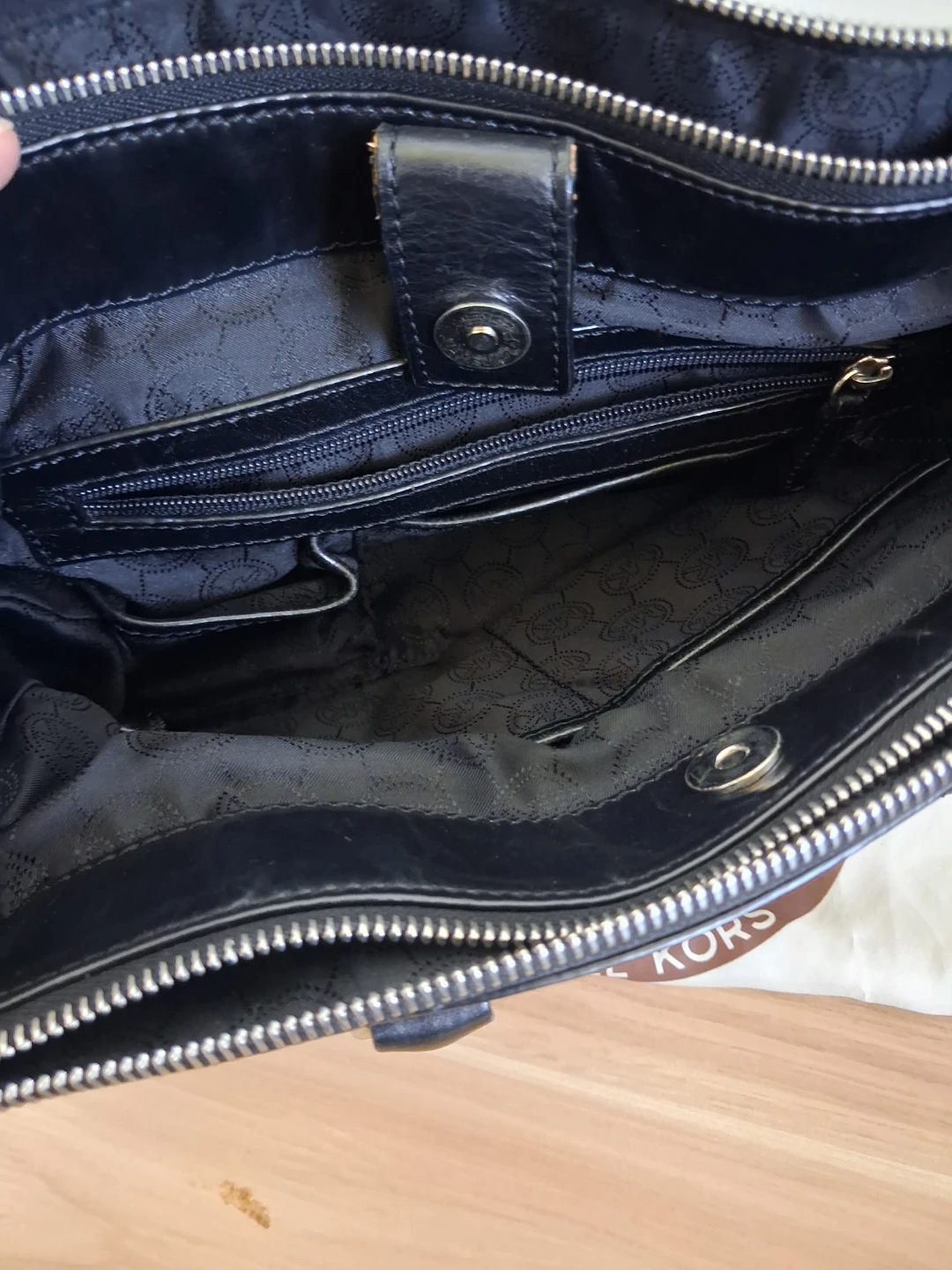 Michael Kors Black Leather Handbag - photo 5