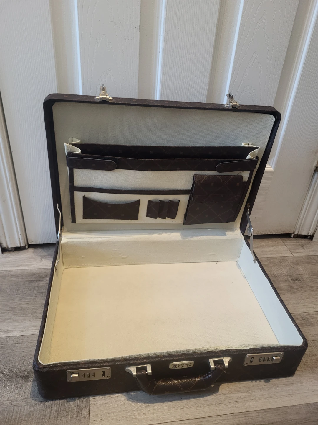 Kochtopfhaus Müller Briefcase - photo 5