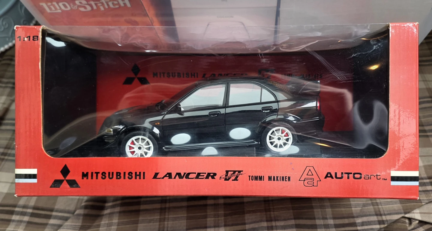 AutoArt Mitsubishi Lancer Evolution VI Tommi Makinen Edition