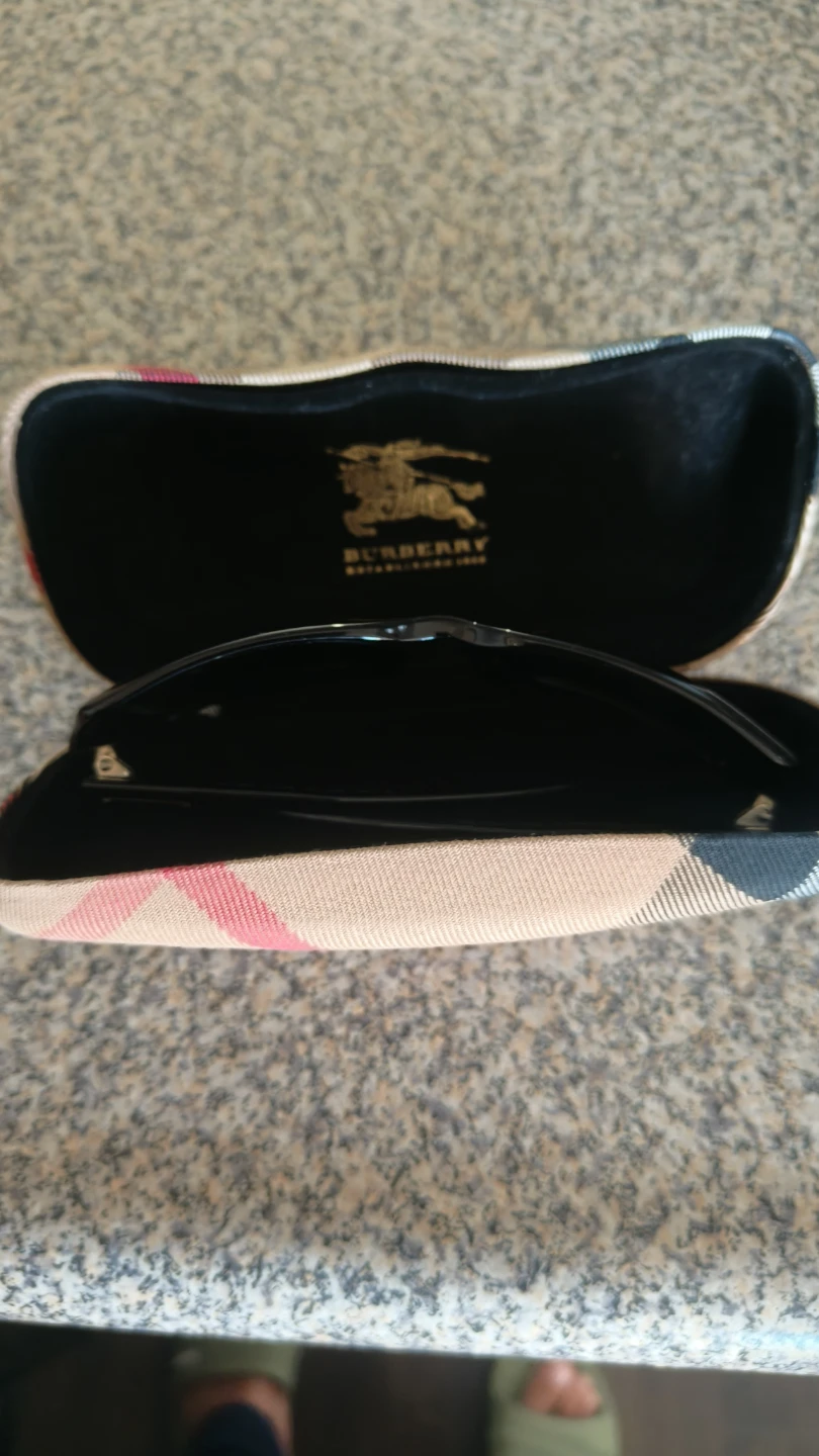 Burberry Sunglasses with Case - photo 3