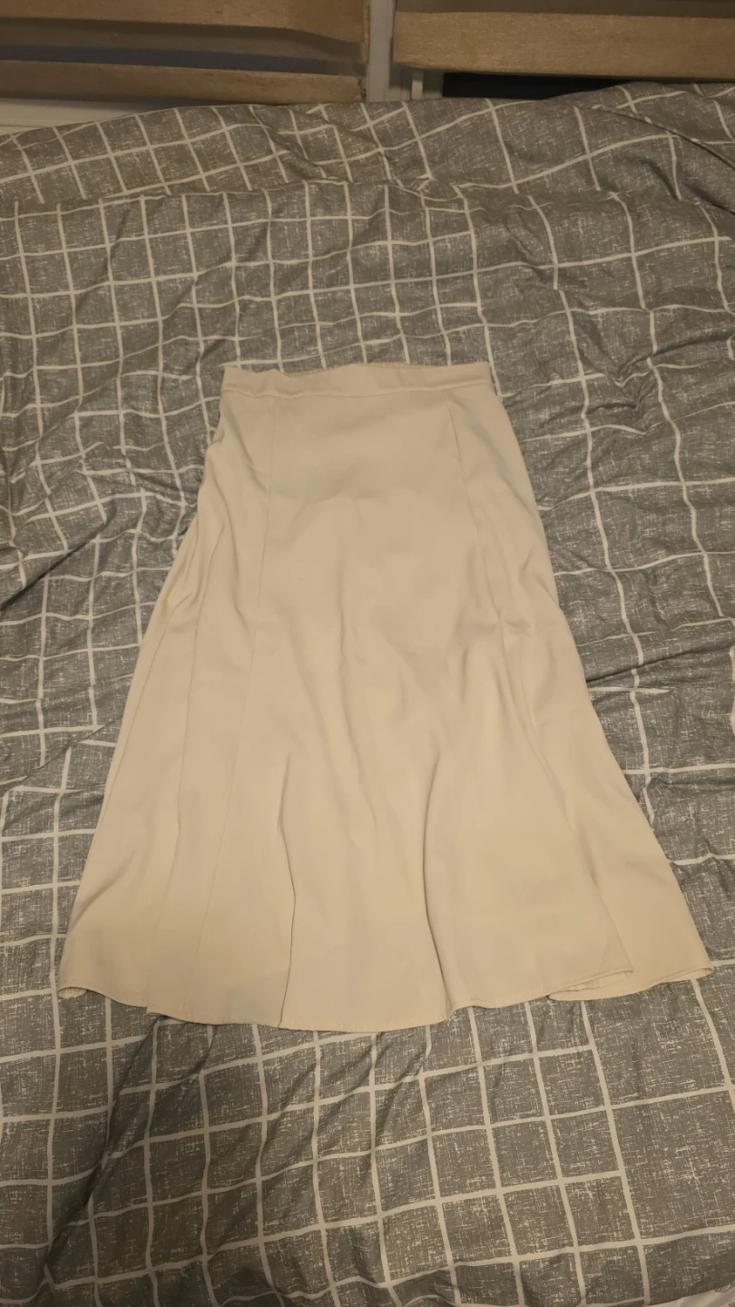 YesStyle - Off-White Elastic Waist Midi Skirt