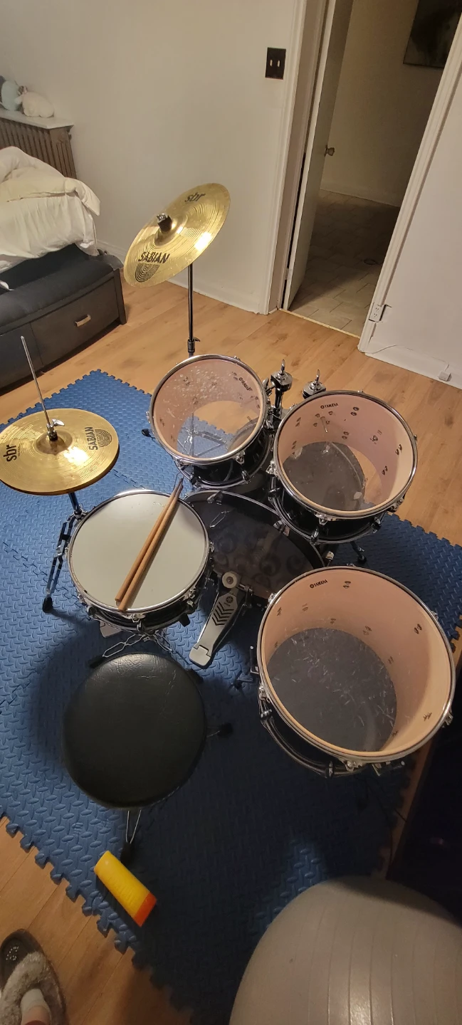 Yamaha Gigmaker Drum Kit with Sabian SBr Cymbals - photo 4