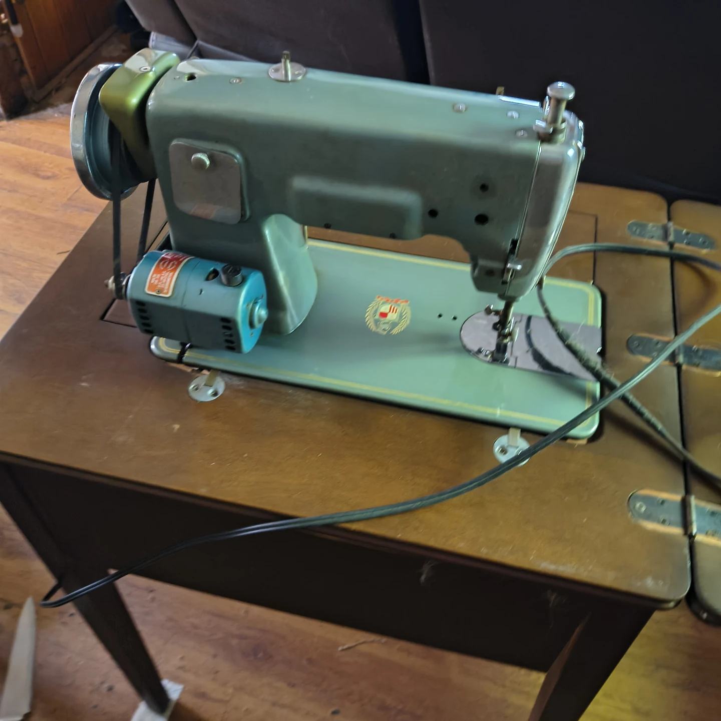 Vintage Simpsons-Sears Sewing Machine C 877.50
