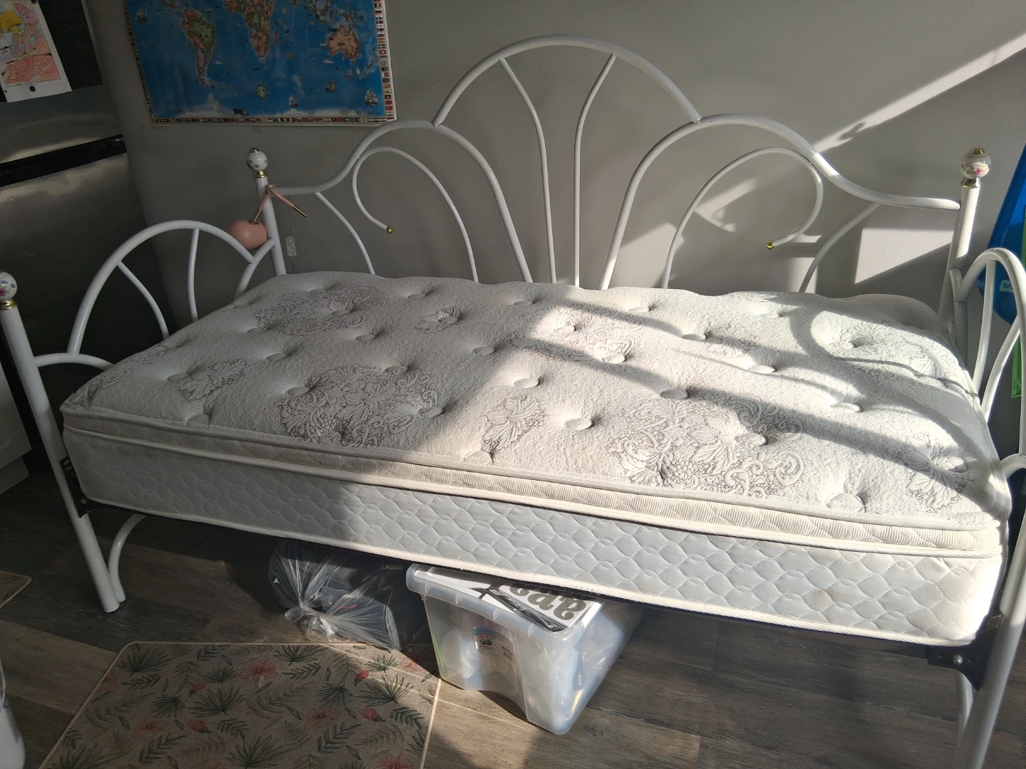 White Metal Daybed Frame with Mattress
