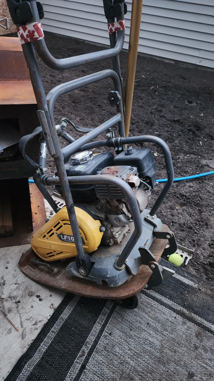 Dynapac LF100 Plate Compactor