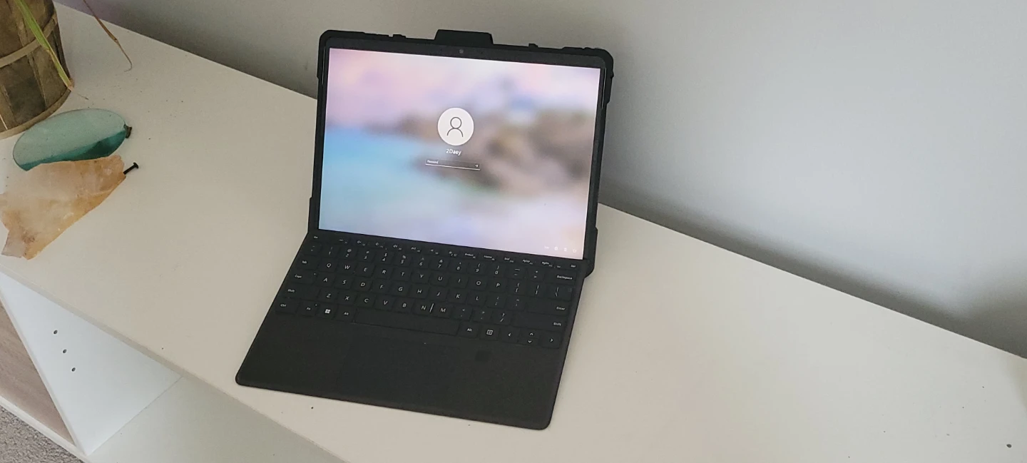 Microsoft Surface Pro 9 with Keyboard - photo 4