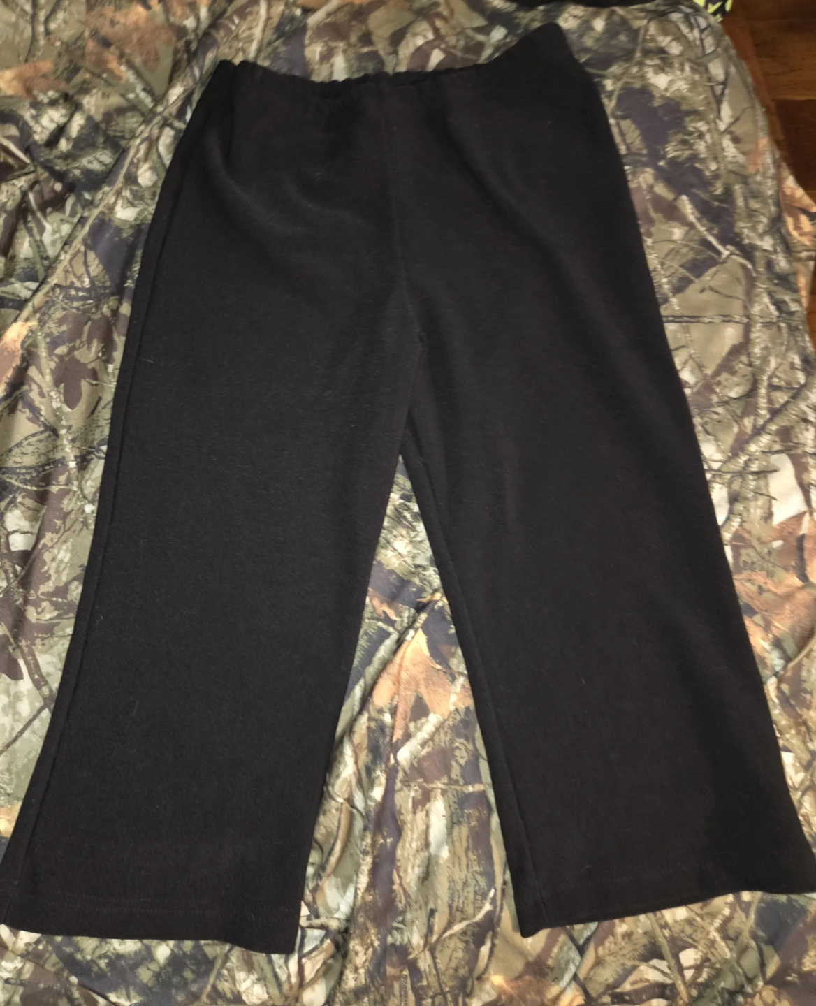 Sarah Candy Limited Capri Pants in a Ladies L