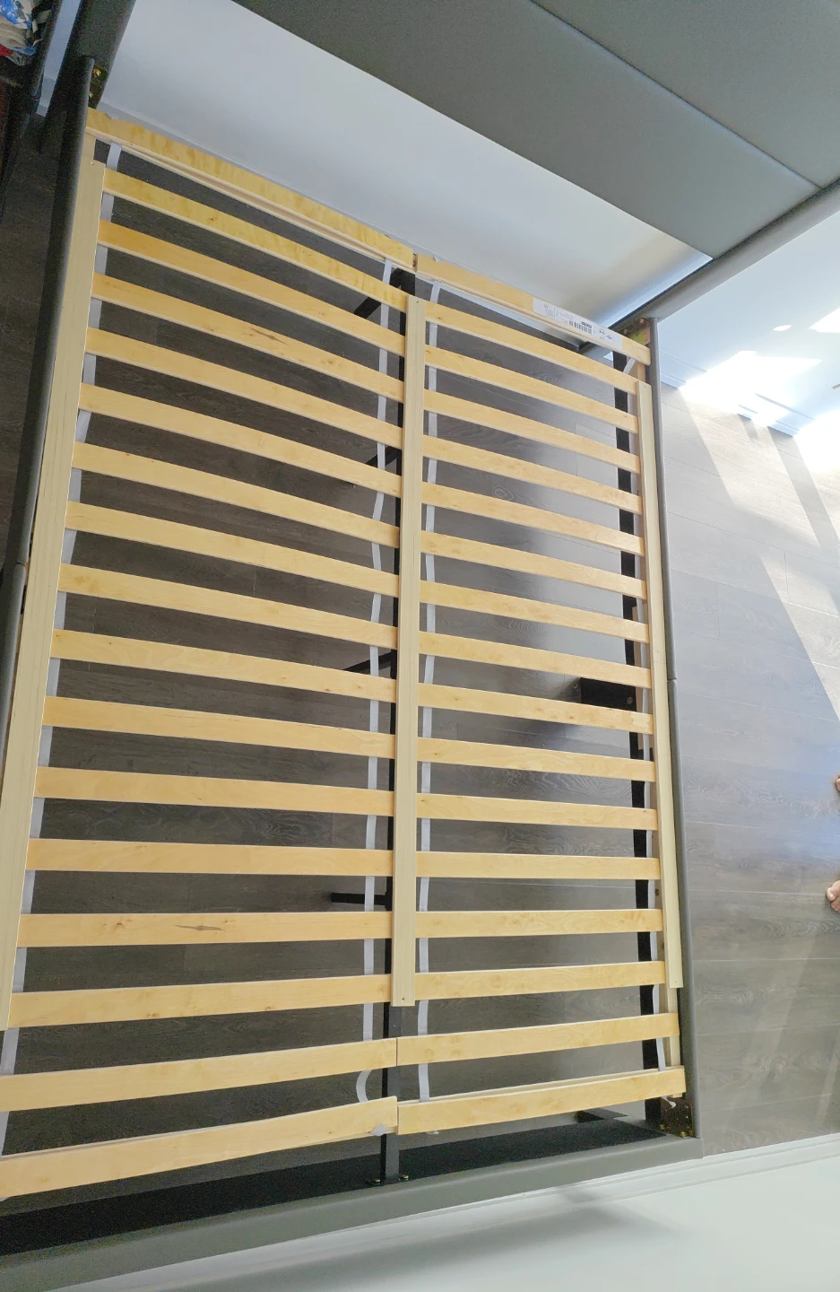 Queen size bed frame - photo 2