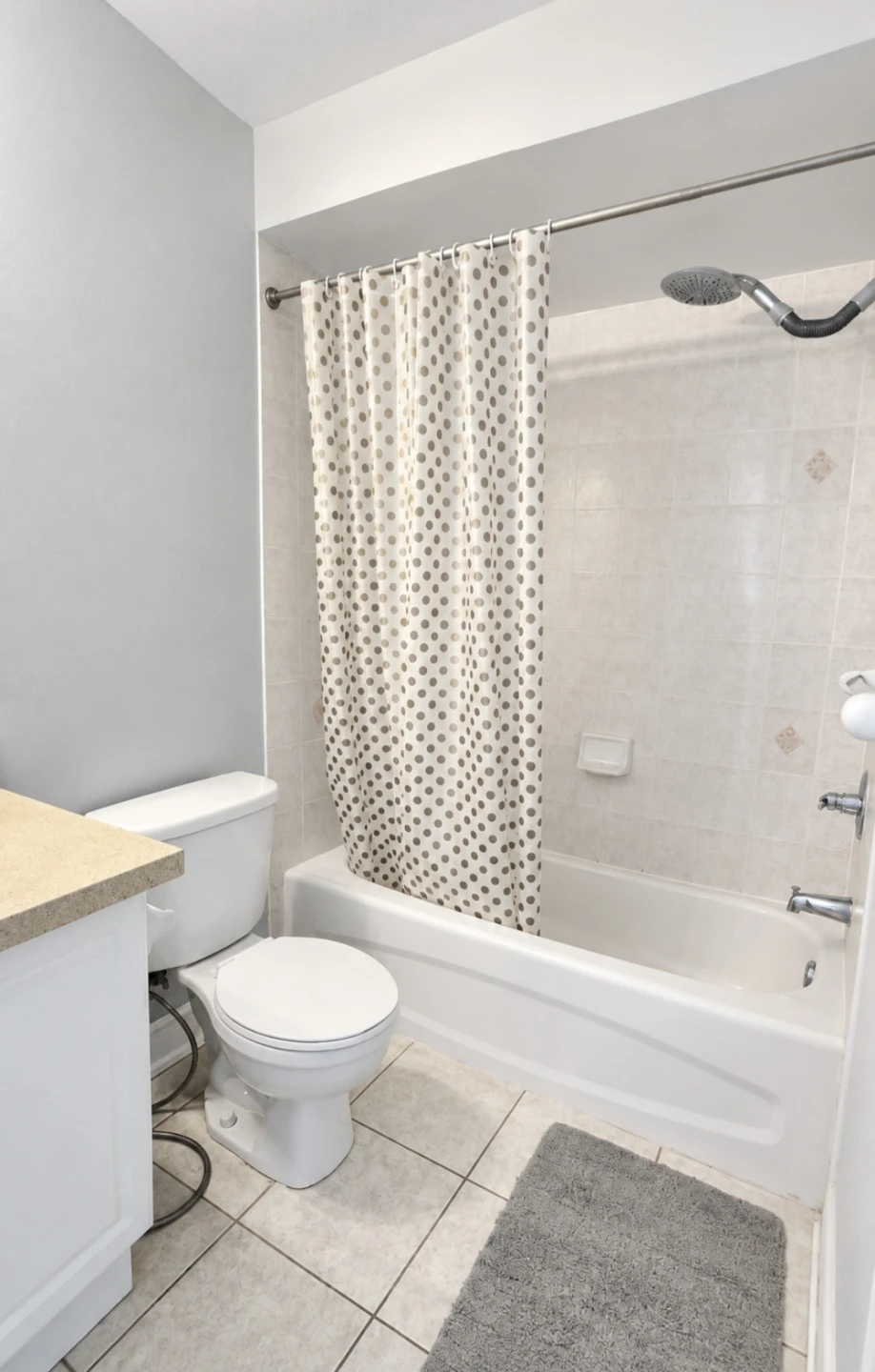 Private room for rent in Churchill Meadows - photo 3