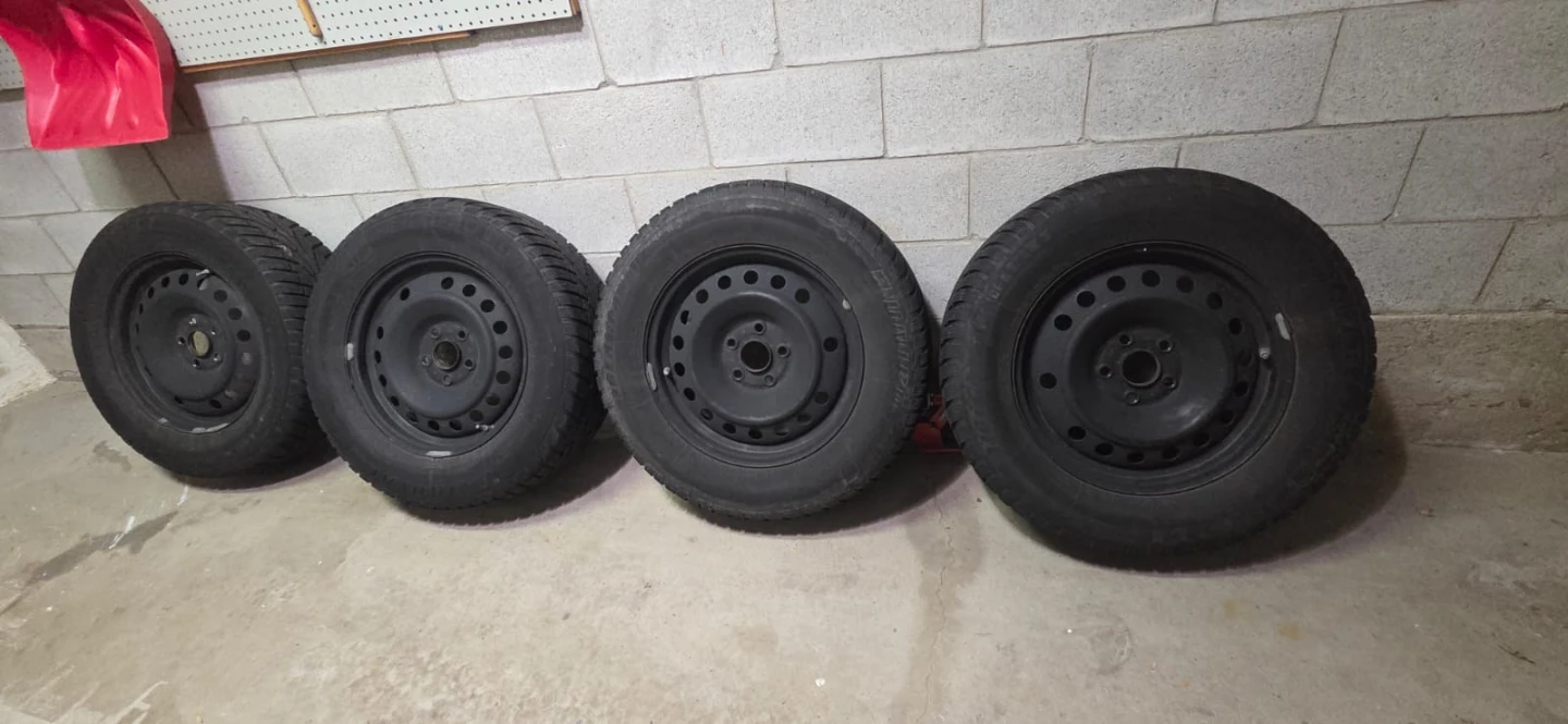 4 Winter Tires on Rims + TPMS — Uniroyal 245/65R17 — Honda Pilot - photo 2