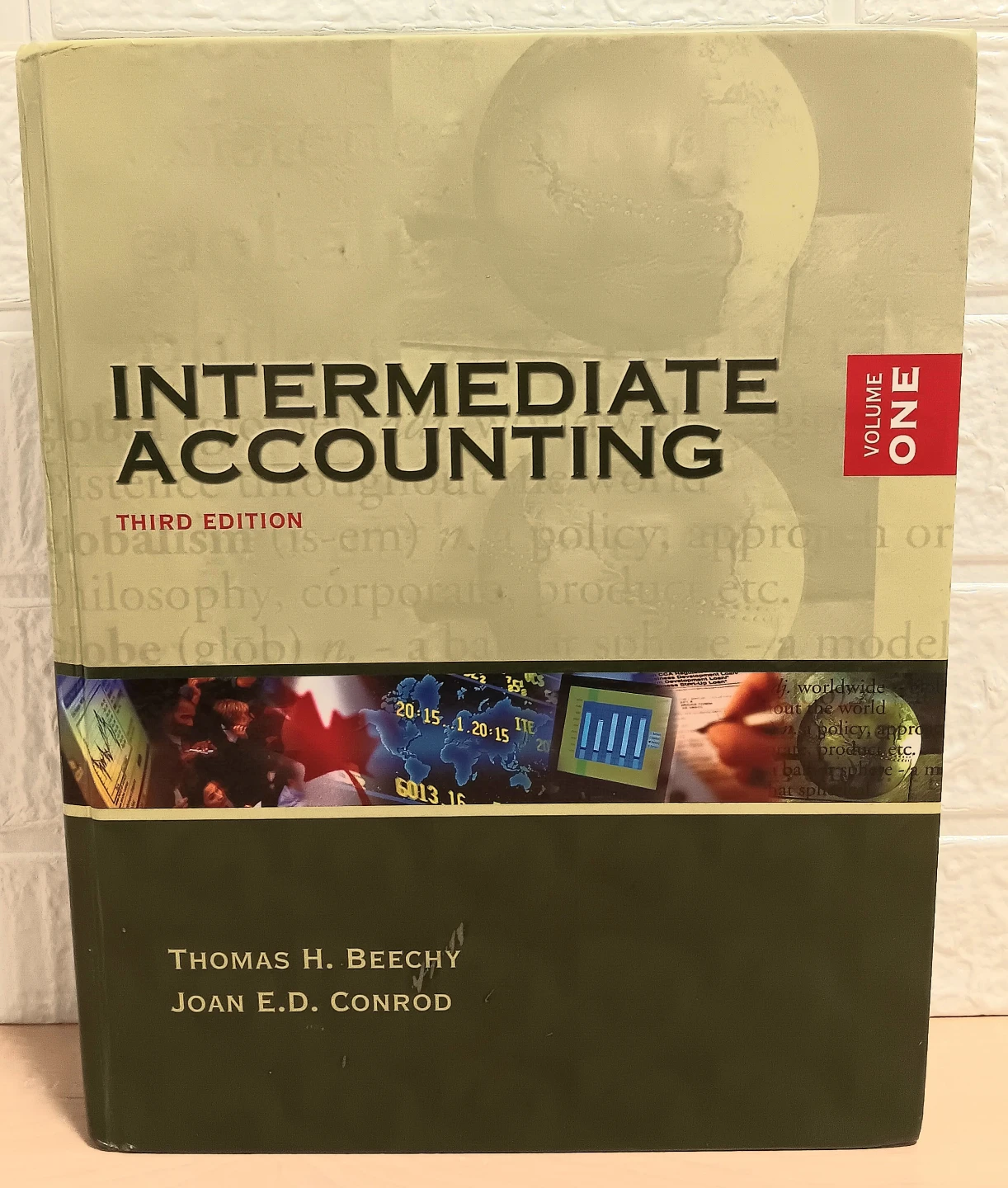 📚Beechy & Conrod Intermediate Accounting Volume One📚 - photo 3