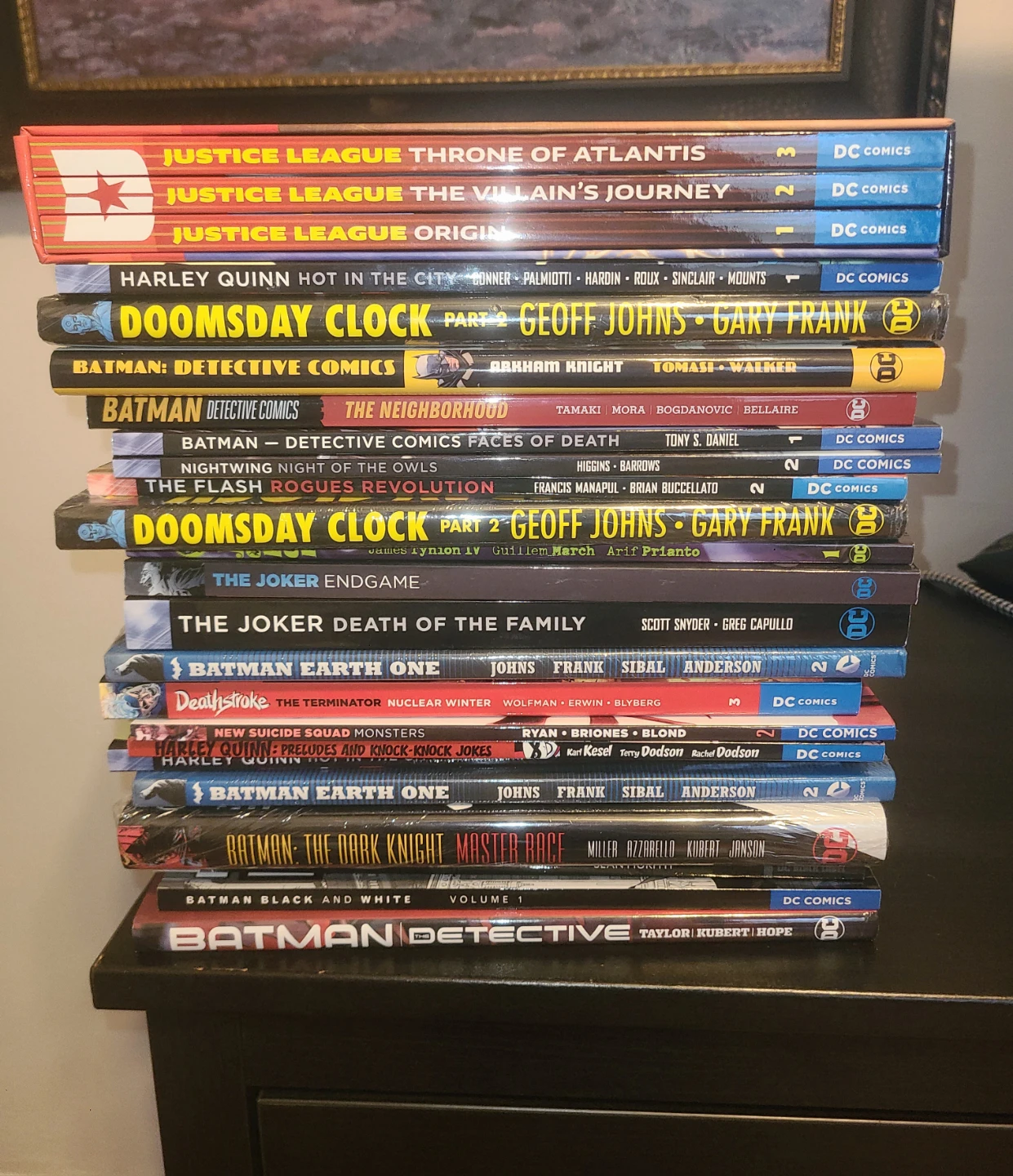 Large Collection of DC, Marvel, and Various Graphic Novels - photo 2