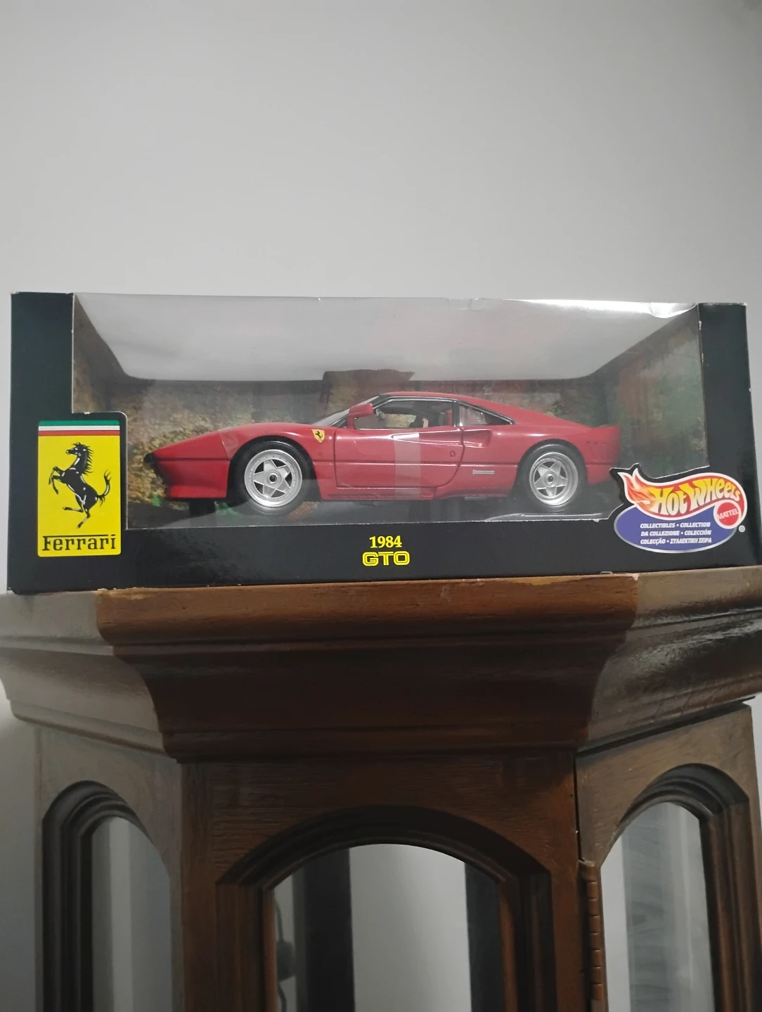 Rare hot wheels Ferrari 1984 GTO 1:18