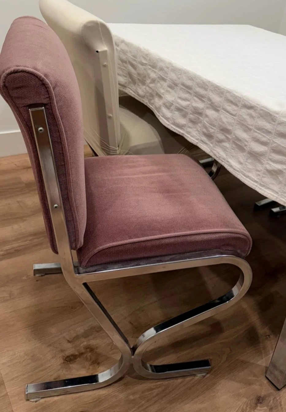 Dining table and 4 chairs - photo 3