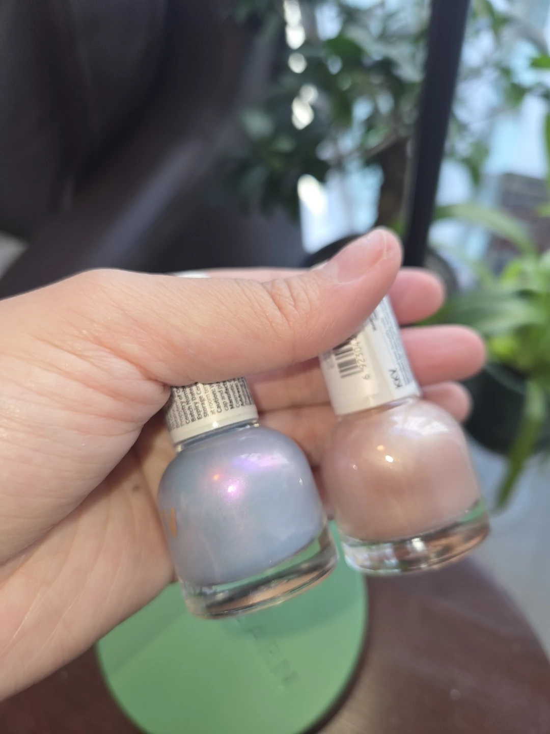 2 Nail Polish Pastel Shimmer