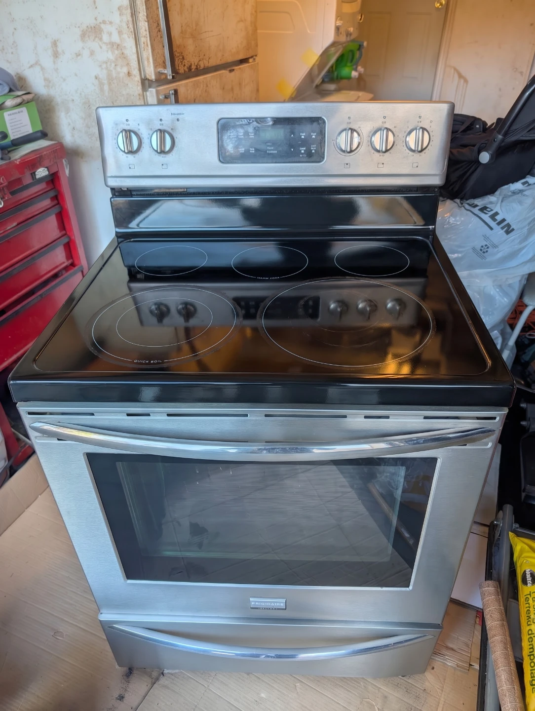 Frigidaire Gallery 30" Stainless Convection Range
