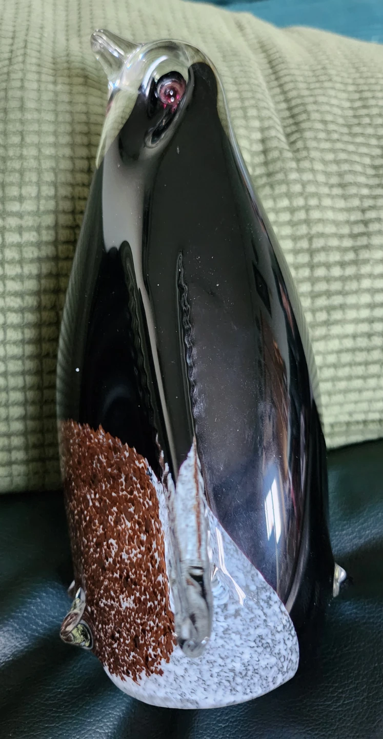 Elegant Glass Penguin Figurine - photo 3