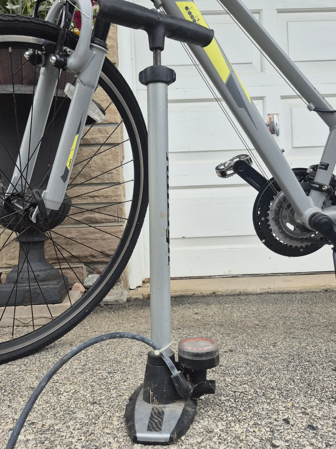 SIENA bike 24 speed – Helmet and bike pump included - photo 3
