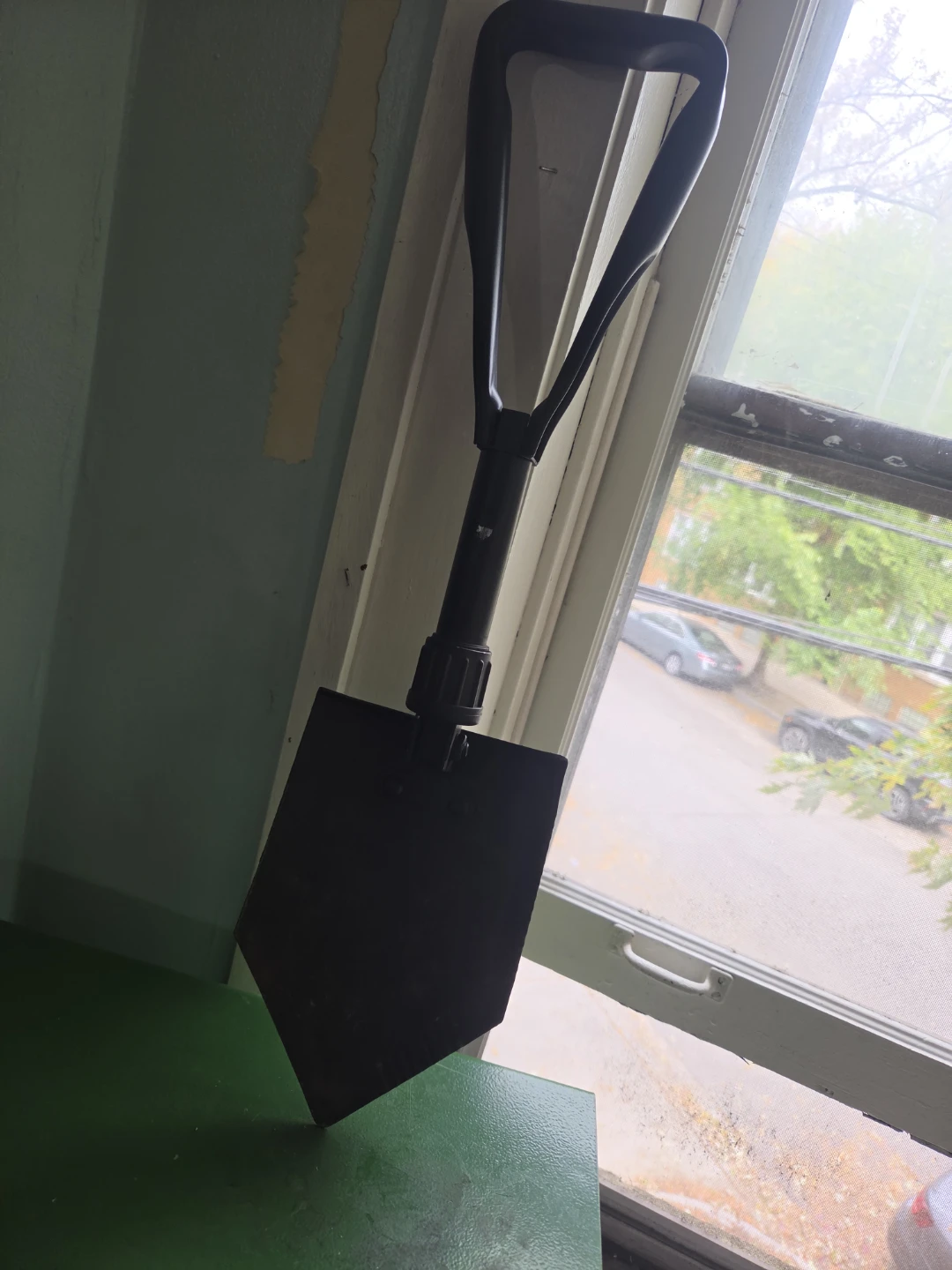 Collapsing utility shovel