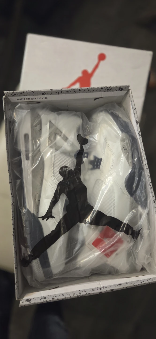 Air Jordan 4 white cement style - photo 4