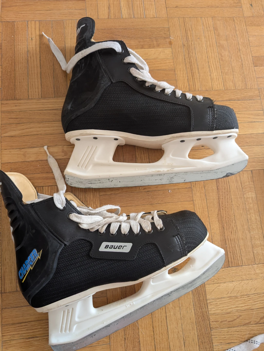 Bauer Charger Ice Skates Size 9