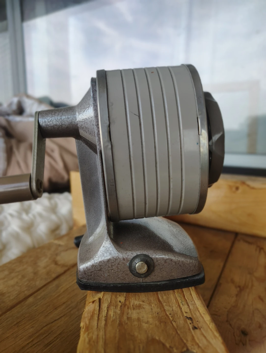 Vintage Apsco Vacuhold Manual Pencil Sharpener - photo 3