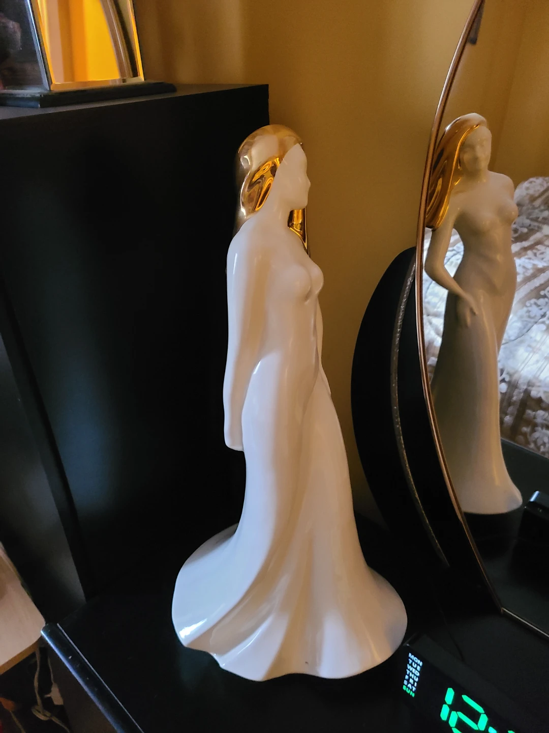 Ceramic Lady Figurine with Gold Accents - photo 4
