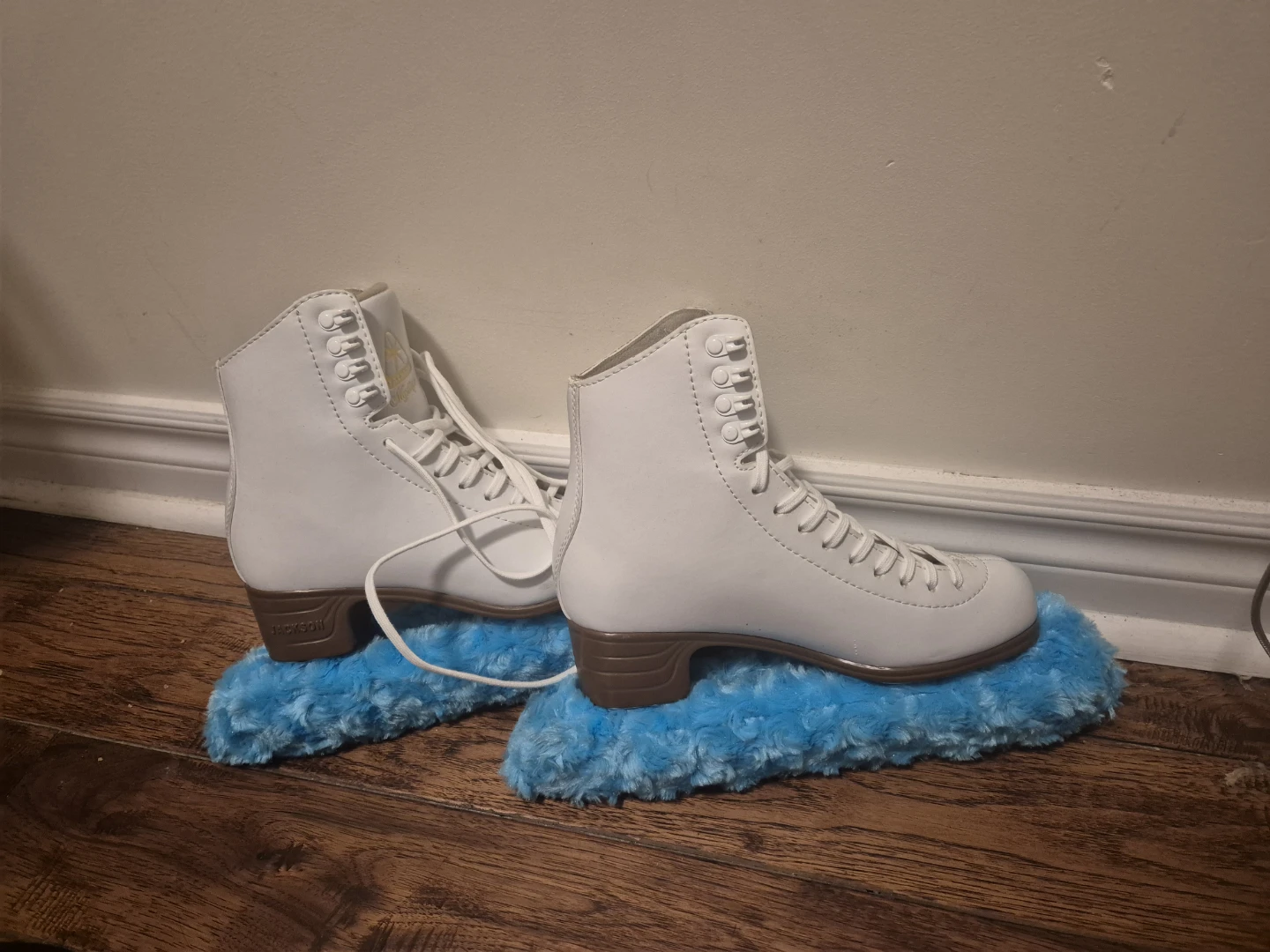 Jackson Figure Skates