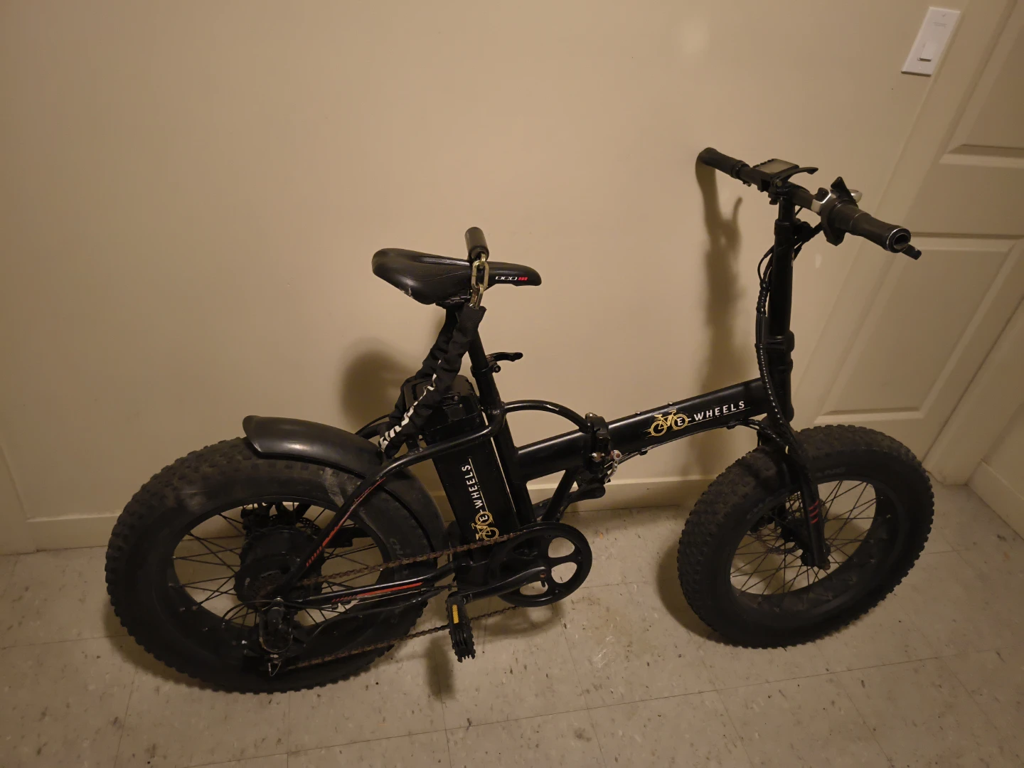 E-Wheels Electric Folding Fat-Tire Bike