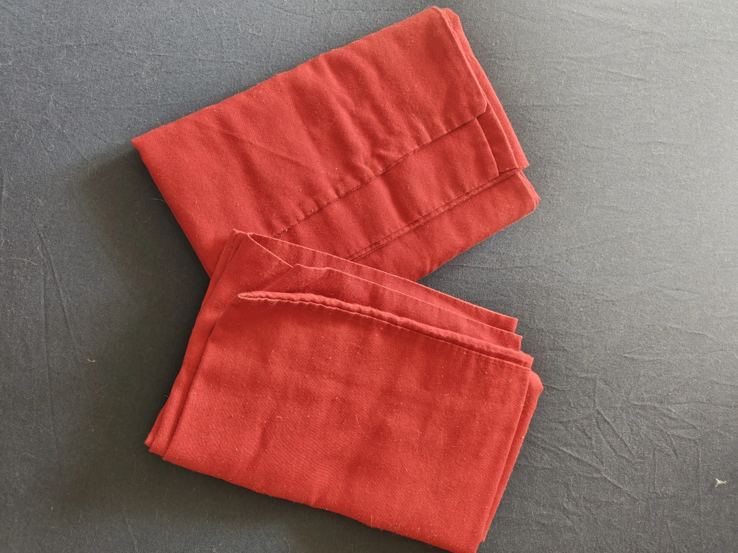 Set of 2 King Size Pillowcases (Red)