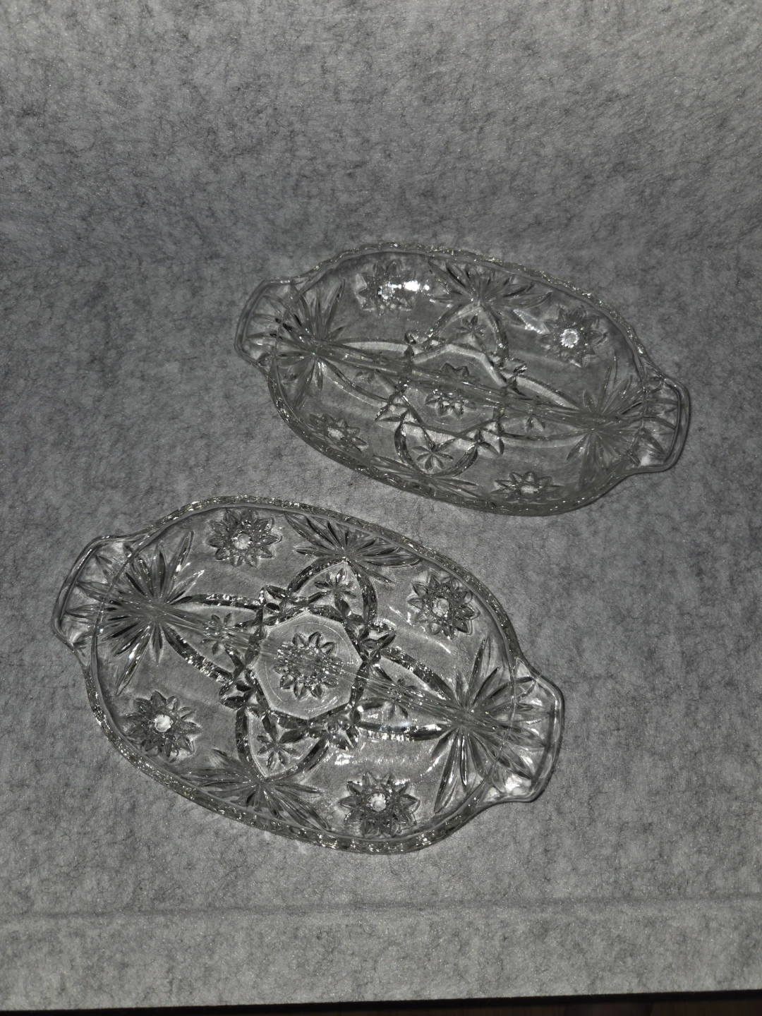 Set of 2 Vintage Star Pattern Glass Serving Dishes - photo 2