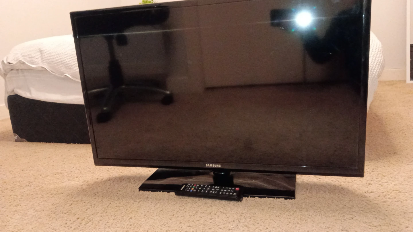 Samsung 32-inch LED TV (UN32EH4003)