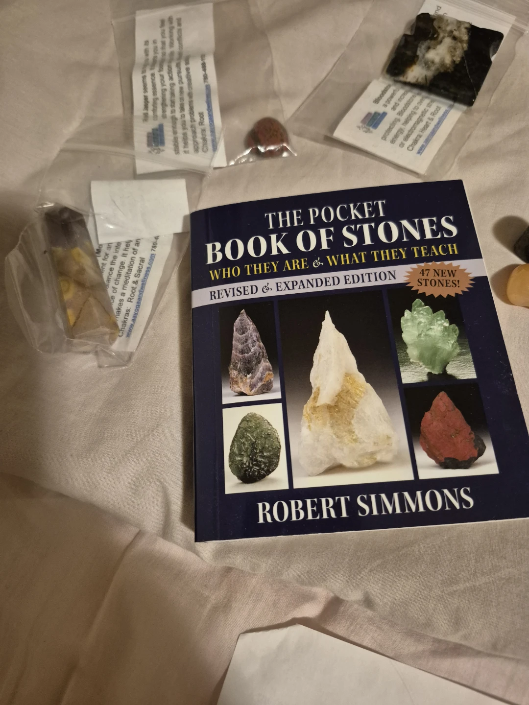 Crystals, crystal book and pendulum - photo 4