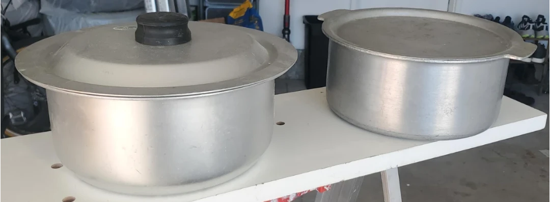 Two Sonex Aluminum Cooking Pots