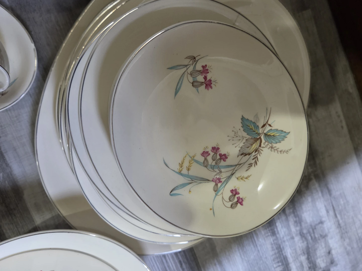 Johnson Brothers 45 piece Dish Set - photo 2