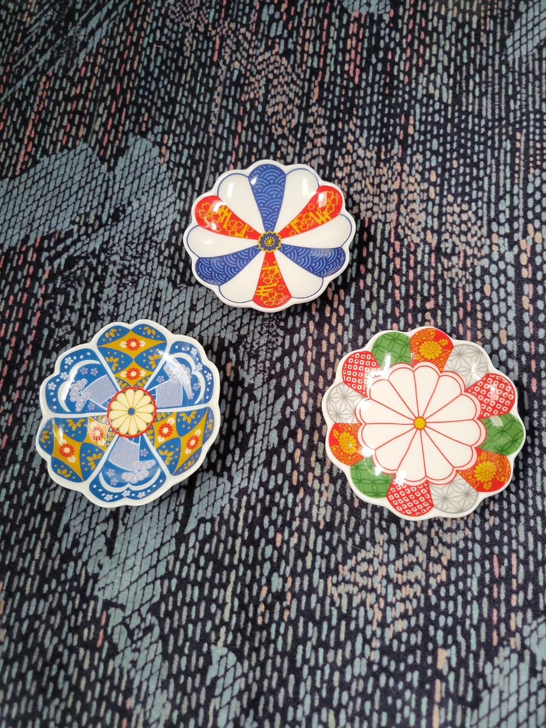 Small sauce dishes