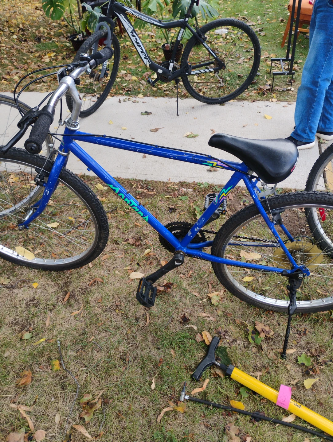 Blue Montana Mountain Bike - photo 2