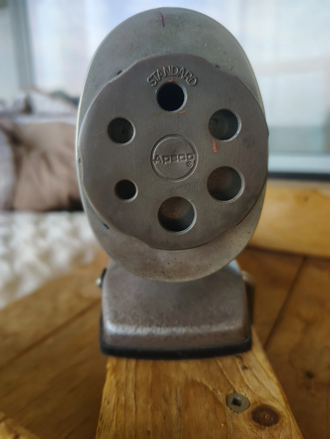 Vintage Apsco Vacuhold Manual Pencil Sharpener - photo 2