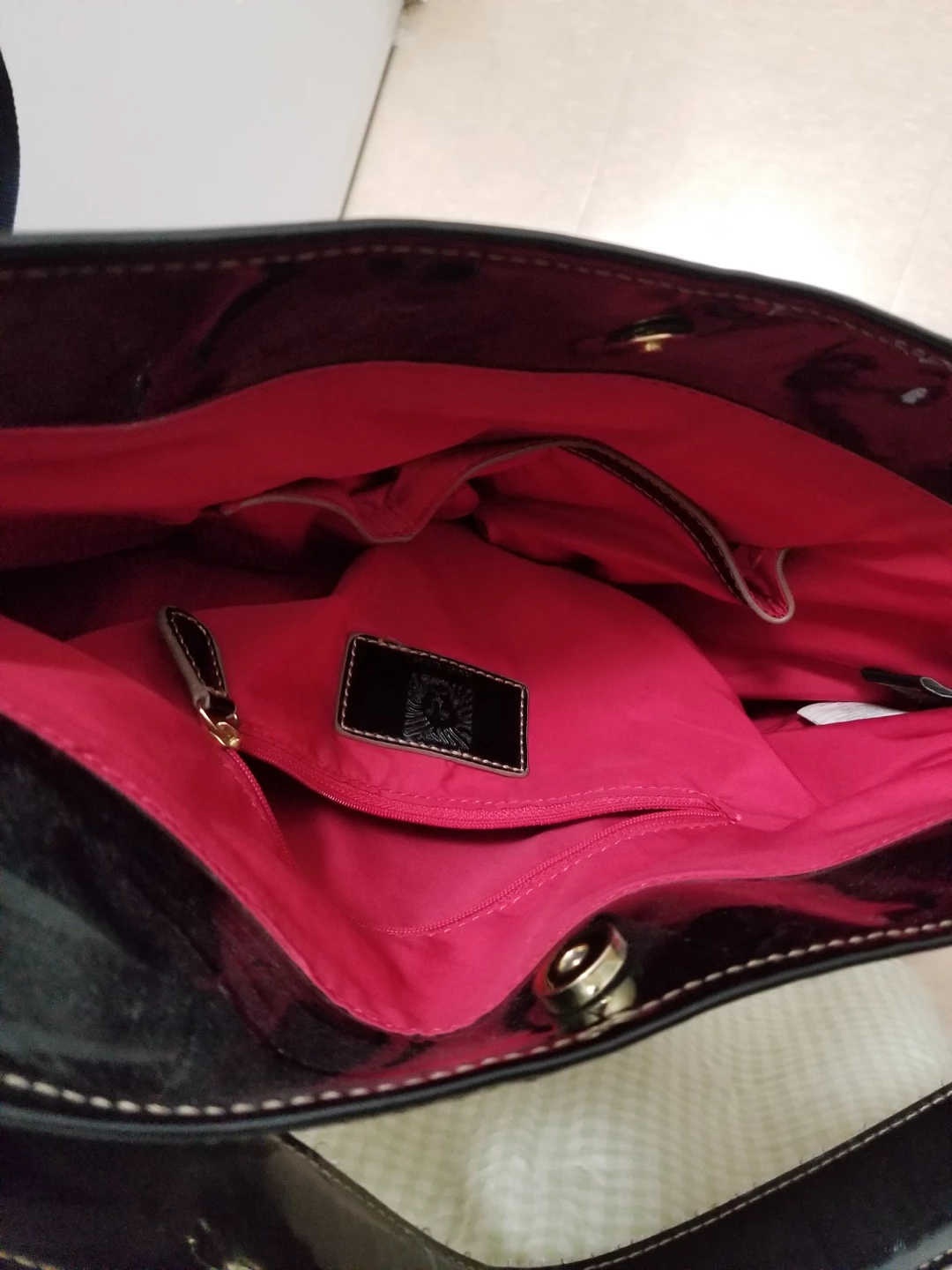 Anne Klein gold and black hobo bag - photo 3