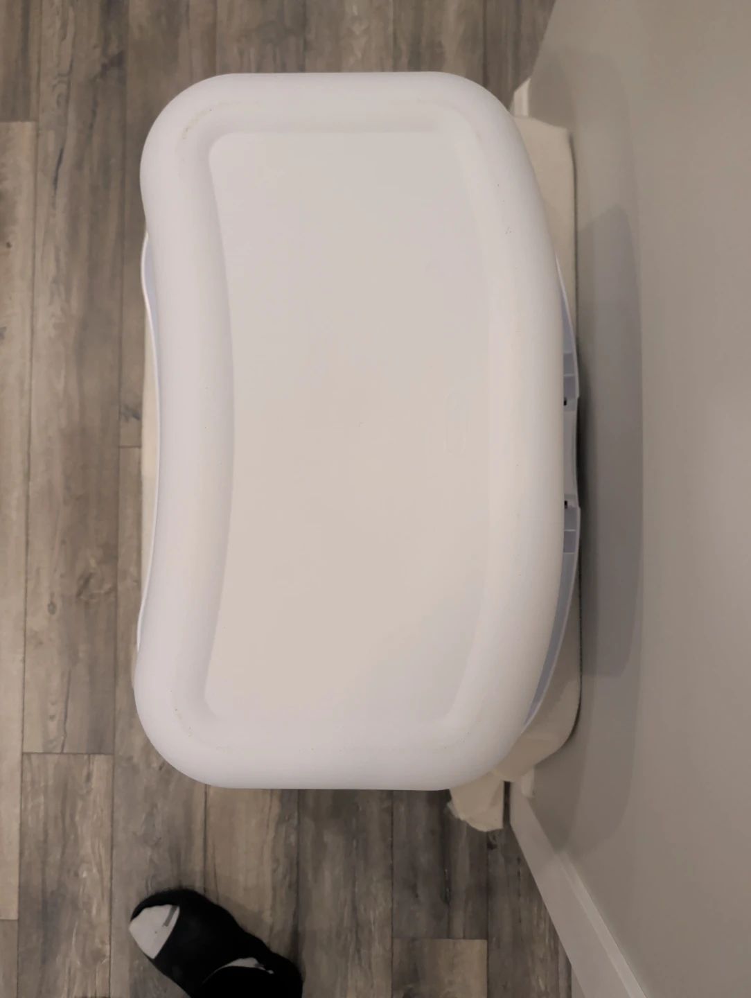 Large 70L Sterilite Hip-Hold Laundry Basket (White - photo 5