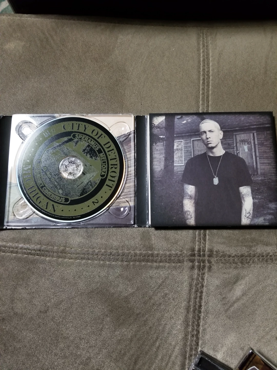 Eminem's The Marshall Mathers LP 2 Deluxe Edition - photo 3