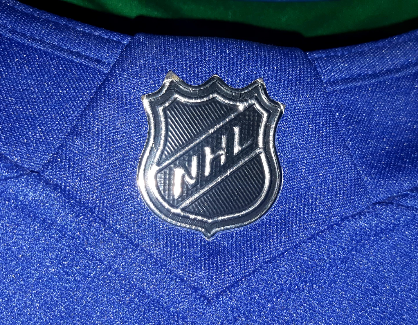 Authentic OFFICIAL Elias Pettersson Canucks Jersey - photo 3