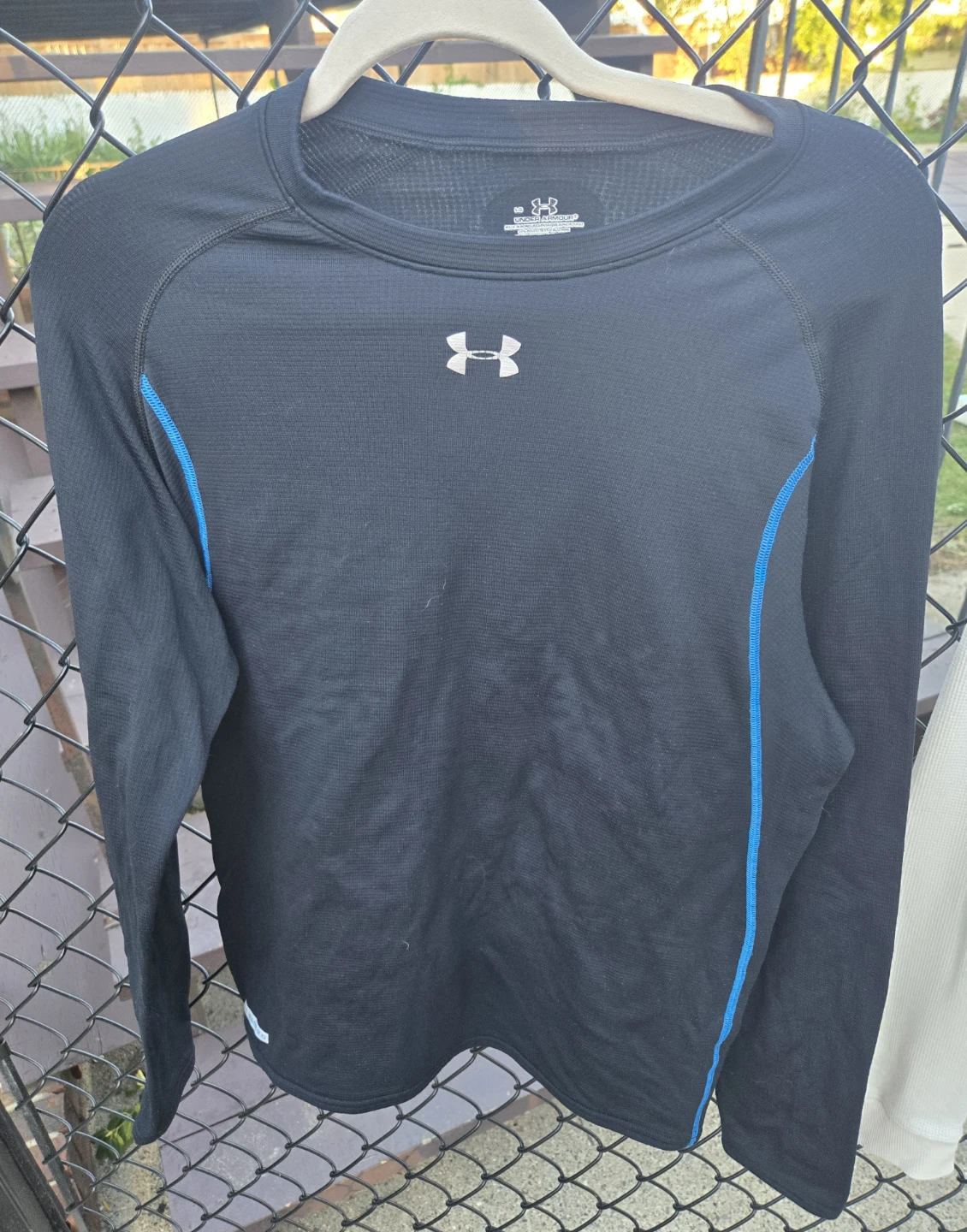 COLDGEAR Under Armour Men's LARGE. 3 Tops. EUC. - photo 3