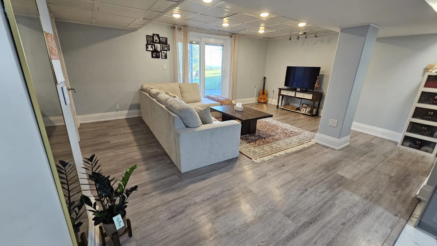 NEWLY RENOVATED WALK OUT APARTMENT-Innisfil - photo 4