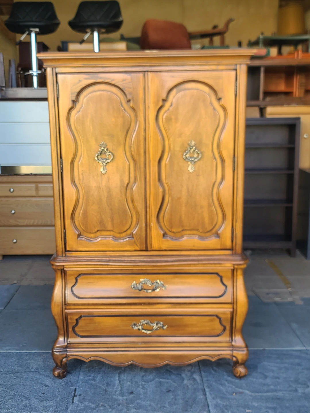Vintage Repplier by Sklar French Provincial Gentleman’s Chest